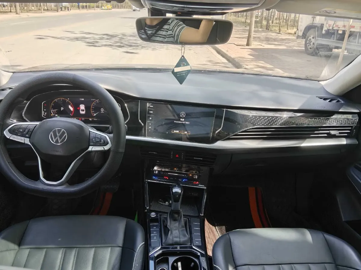 2021 Volkswagen Passat 2.0T 186HP L4 7DCT,autocango,china used car exporter,china ev exporter,chinese used car exporter,chinese used ev exporter