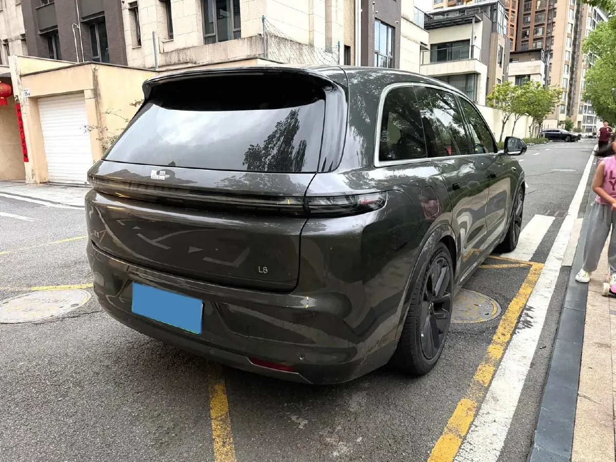2023 Li L8 Range Extended 154HP REEV 40.9KWH,autocango,china used car exporter,china ev exporter,chinese used car exporter,chinese used ev exporter