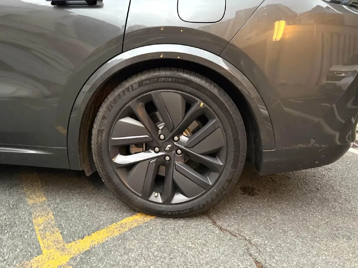 2023 Li L8 Range Extended 154HP REEV 40.9KWH,autocango,china used car exporter,china ev exporter,chinese used car exporter,chinese used ev exporter