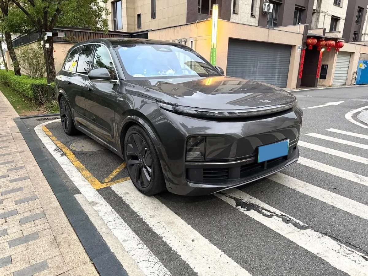 2023 Li L8 Range Extended 154HP REEV 40.9KWH,autocango,china used car exporter,china ev exporter,chinese used car exporter,chinese used ev exporter