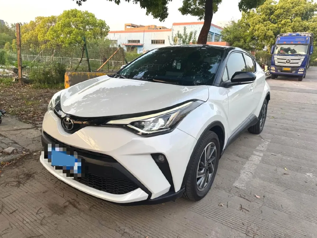 2023 Toyota C-HR 2.0L 171HP L4 CVT,autocango,china used car exporter,china ev exporter,chinese used car exporter,chinese used ev exporter