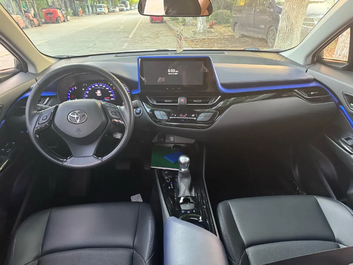 2023 Toyota C-HR 2.0L 171HP L4 CVT,autocango,china used car exporter,china ev exporter,chinese used car exporter,chinese used ev exporter