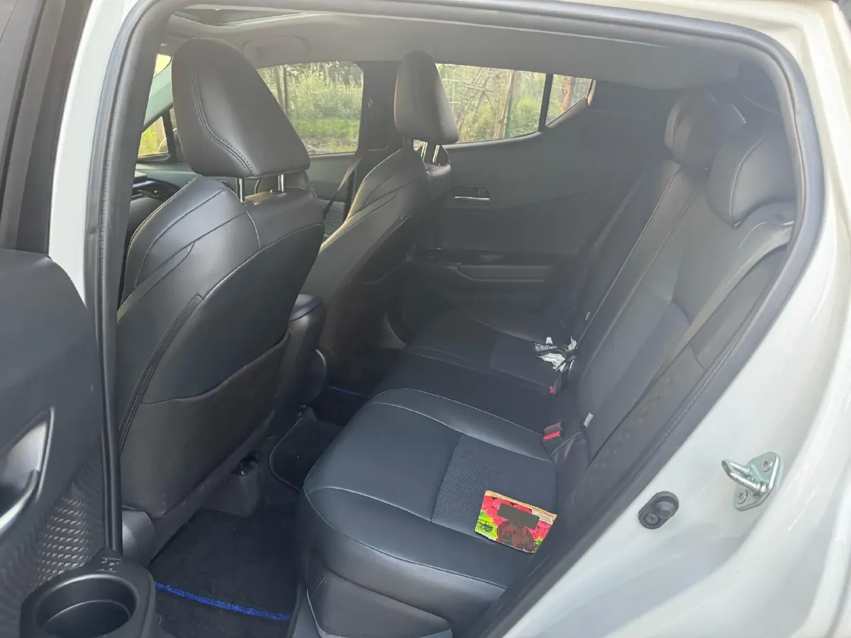 2023 Toyota C-HR 2.0L 171HP L4 CVT,autocango,china used car exporter,china ev exporter,chinese used car exporter,chinese used ev exporter