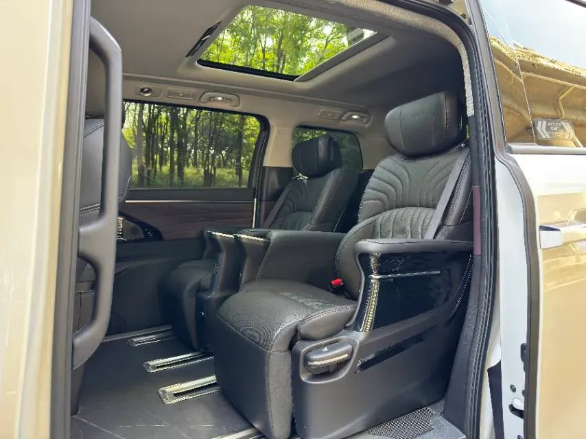 2024 GAC Trumpchi M8 2.0T 252HP L4 8AT,autocango,china used car exporter,china ev exporter,chinese used car exporter,chinese used ev exporter