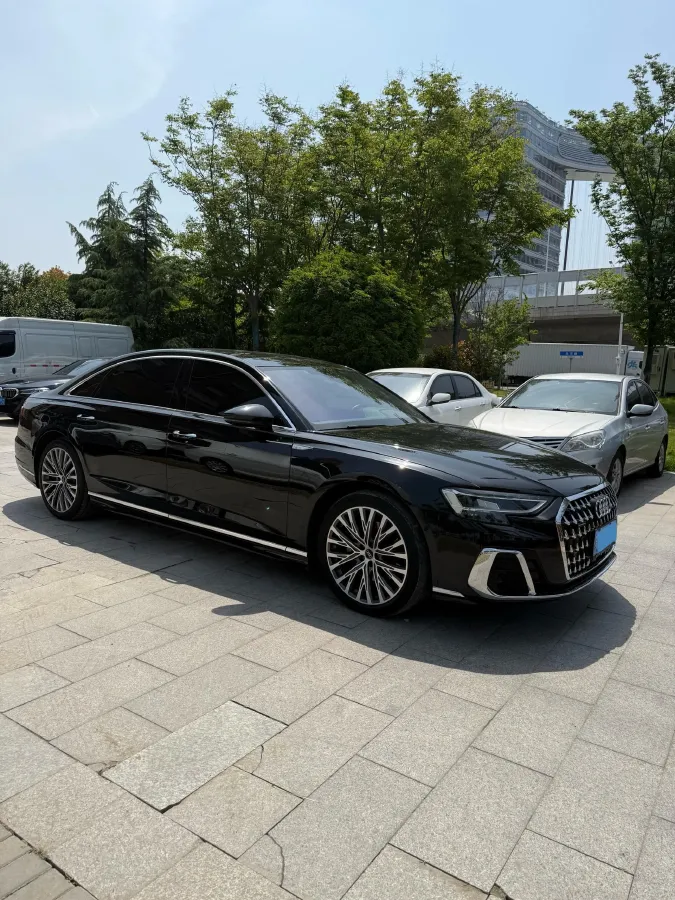 2025 Audi A8 3.0T 286HP V6 8AT,autocango,china used car exporter,china ev exporter,chinese used car exporter,chinese used ev exporter