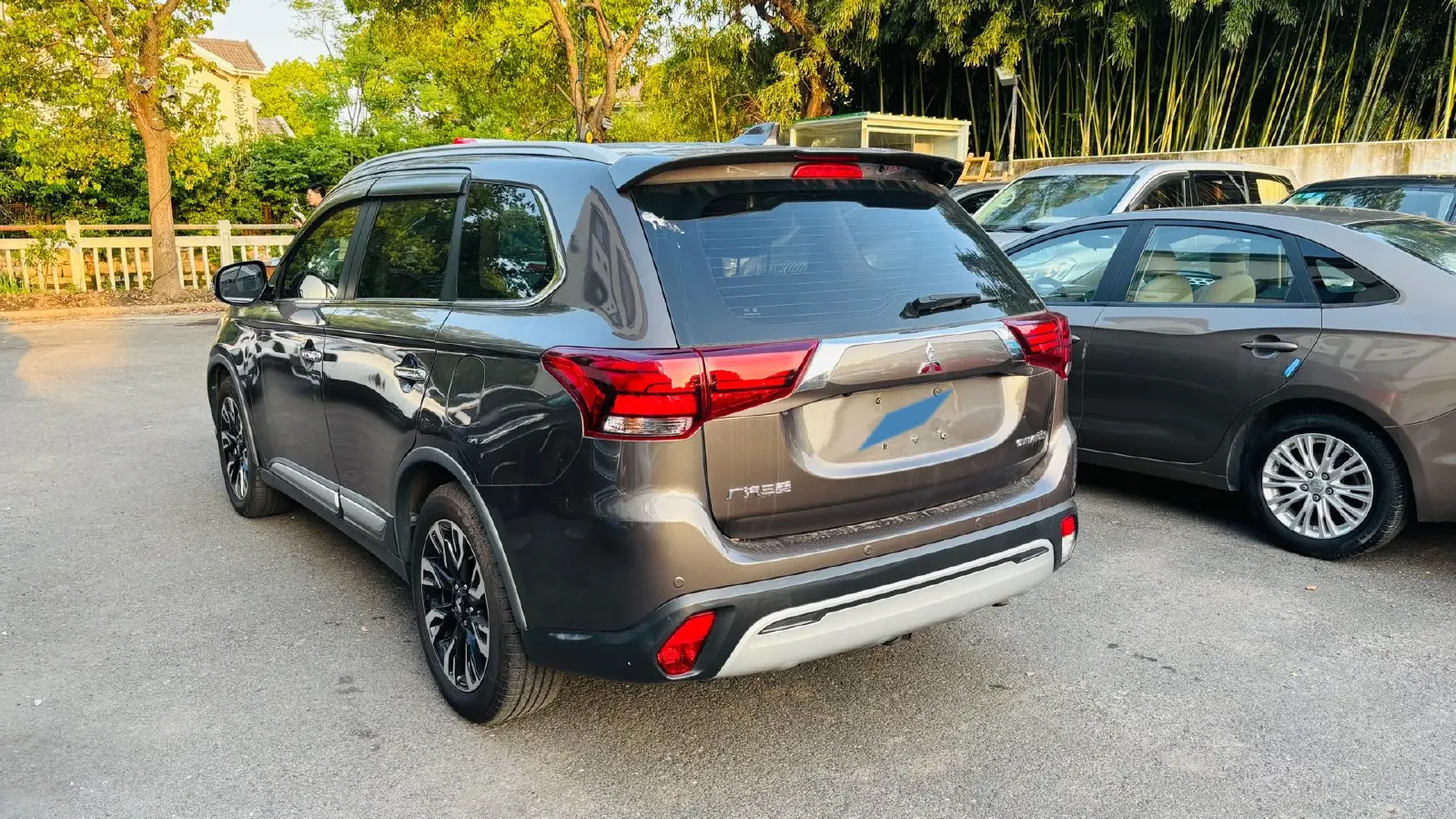 2018 Mitsubishi Outlander 2.4L 192HP L4 CVT,autocango,china used car exporter,china ev exporter,chinese used car exporter,chinese used ev exporter