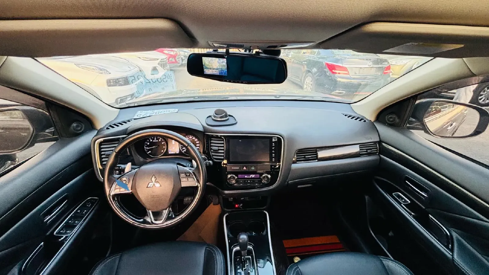 2018 Mitsubishi Outlander 2.4L 192HP L4 CVT,autocango,china used car exporter,china ev exporter,chinese used car exporter,chinese used ev exporter