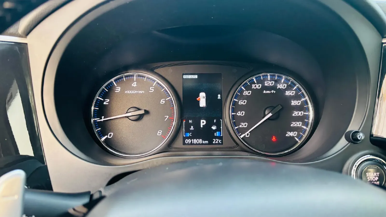 2018 Mitsubishi Outlander 2.4L 192HP L4 CVT,autocango,china used car exporter,china ev exporter,chinese used car exporter,chinese used ev exporter