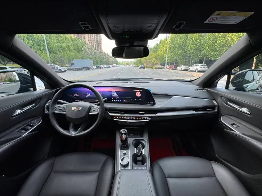 2024 Cadillac XT4 2.0T 237HP L4 9AT,autocango,china used car exporter,china ev exporter,chinese used car exporter,chinese used ev exporter