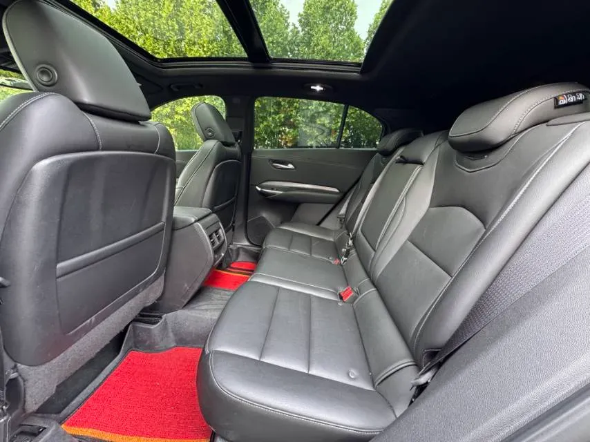 2024 Cadillac XT4 2.0T 237HP L4 9AT,autocango,china used car exporter,china ev exporter,chinese used car exporter,chinese used ev exporter