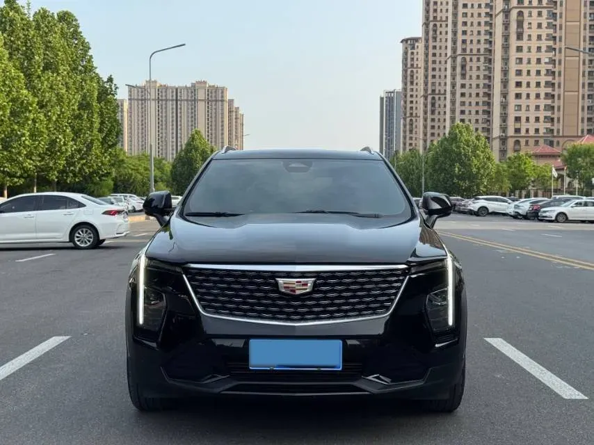 2024 Cadillac XT4 2.0T 237HP L4 9AT,autocango,china used car exporter,china ev exporter,chinese used car exporter,chinese used ev exporter