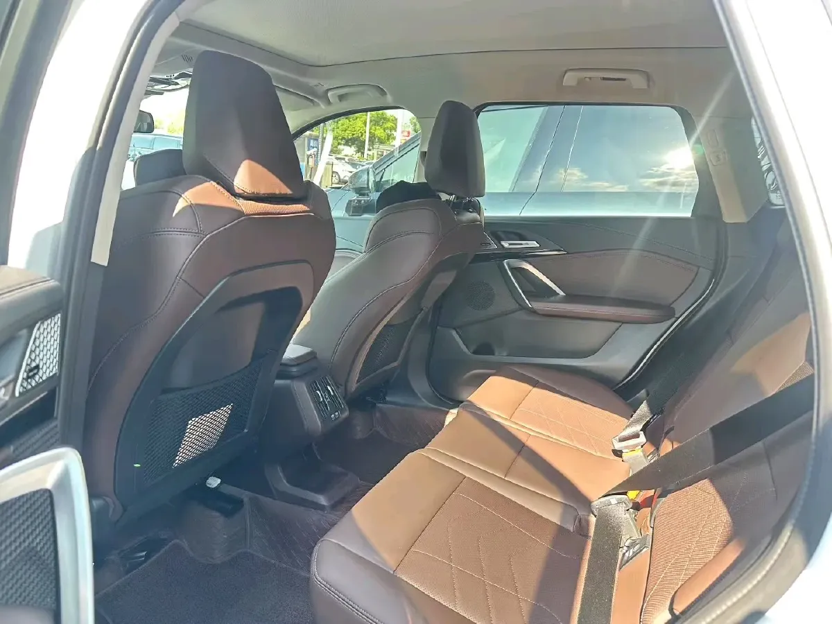 2025 BMW X1 2.0T 204HP L4 7DCT,autocango,china used car exporter,china ev exporter,chinese used car exporter,chinese used ev exporter