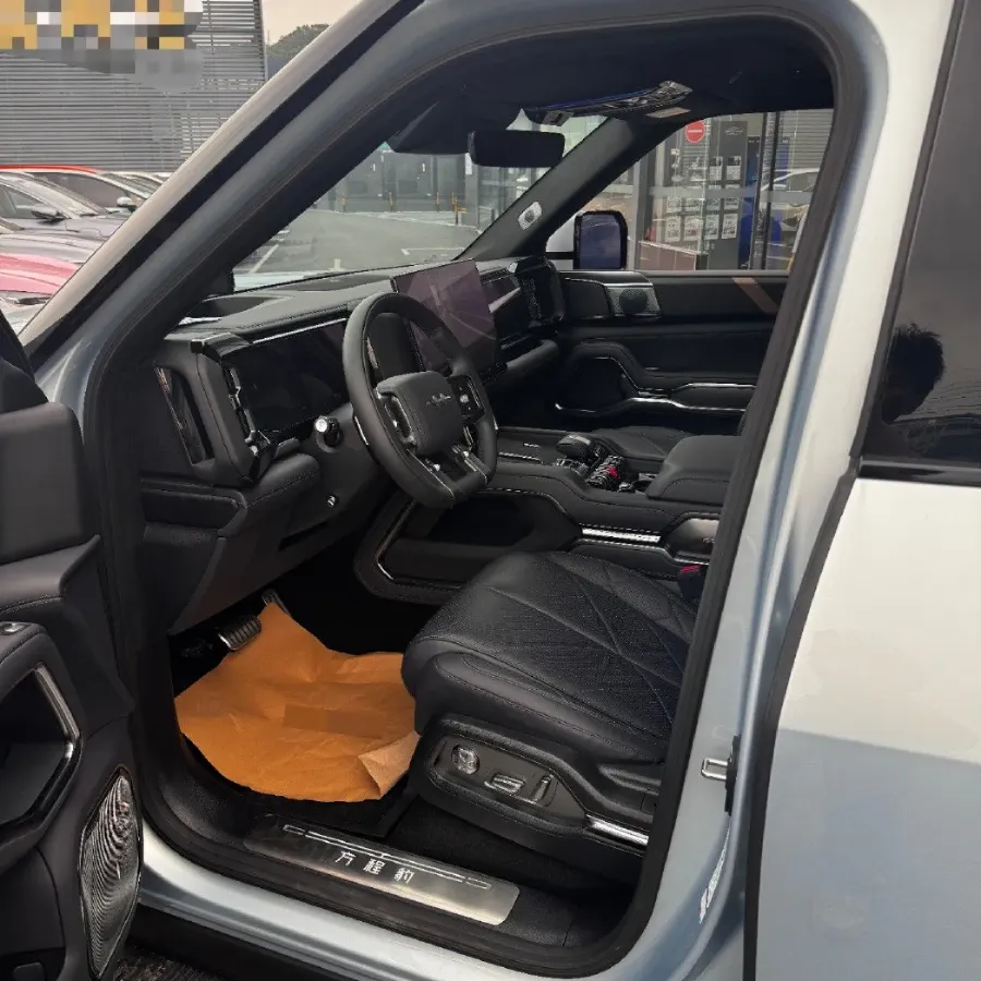 2025 FangChengBao Bao 8 2.0T 245HP L4 E-CVT PHEV 36.8KWH,autocango,china used car exporter,china ev exporter,chinese used car exporter,chinese used ev exporter