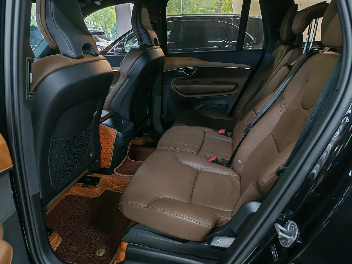 2024 Volvo XC90 2.0T 250HP L4 8AT,autocango,china used car exporter,china ev exporter,chinese used car exporter,chinese used ev exporter