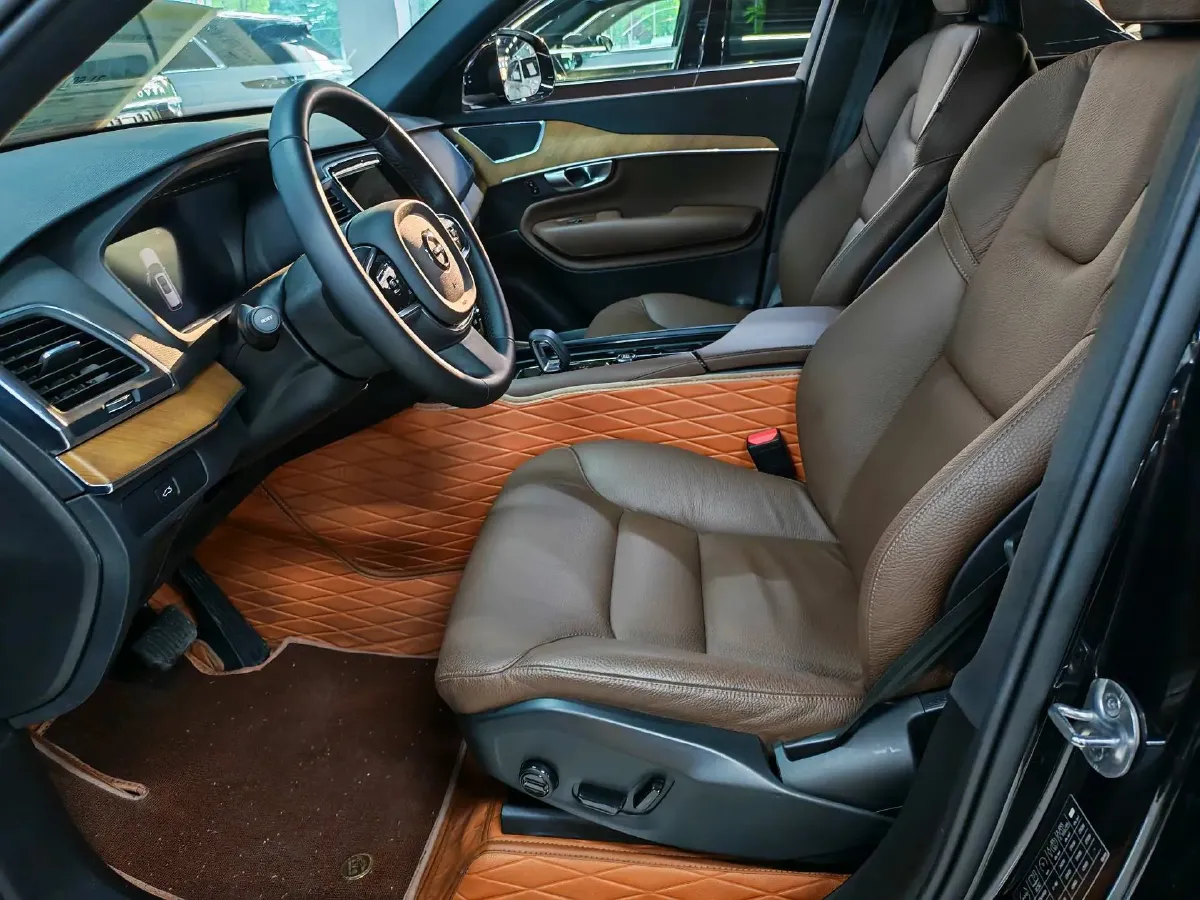 2024 Volvo XC90 2.0T 250HP L4 8AT,autocango,china used car exporter,china ev exporter,chinese used car exporter,chinese used ev exporter