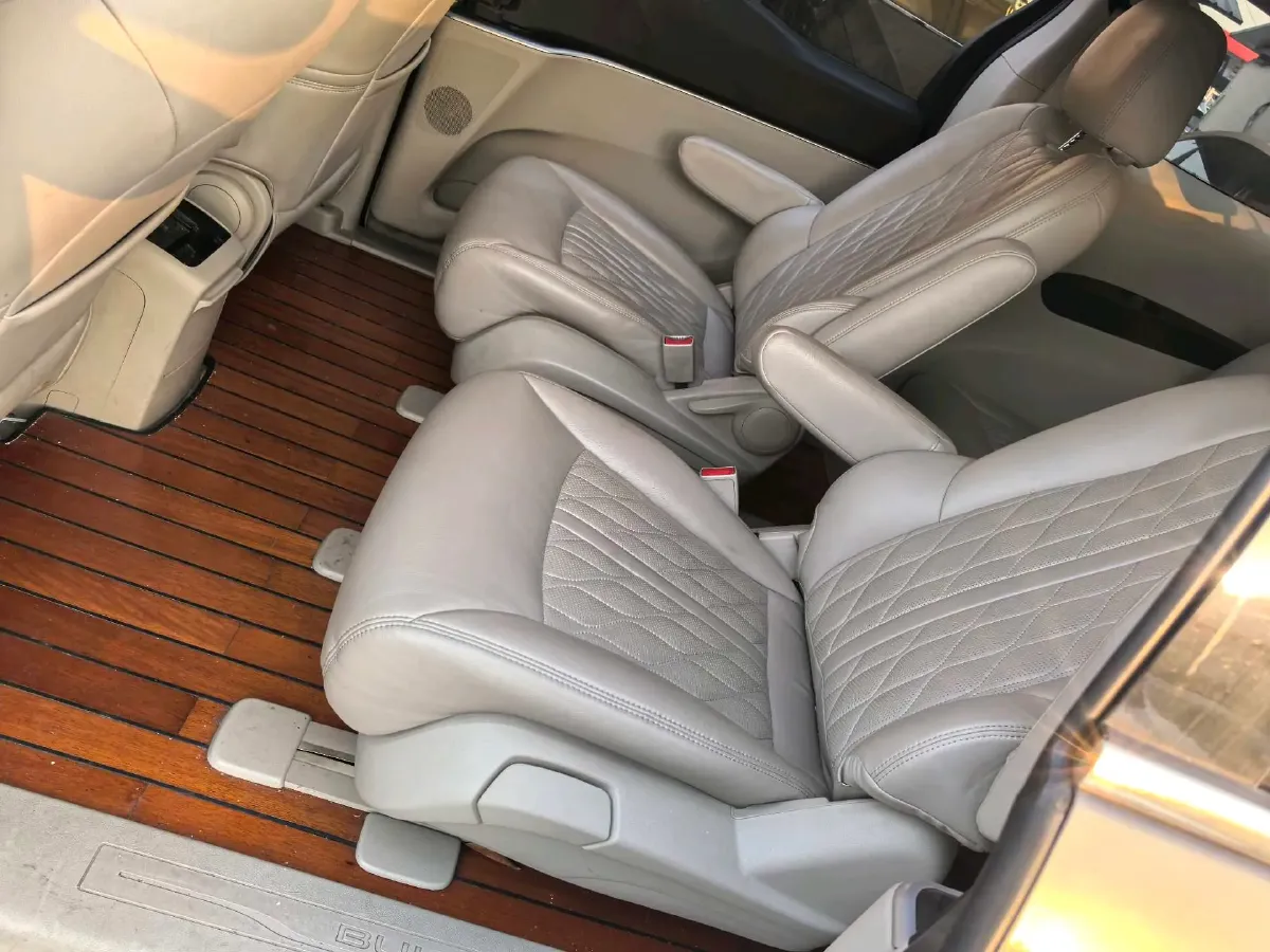 2020 Buick GL8 2.0T 237HP L4 9AT,autocango,china used car exporter,china ev exporter,chinese used car exporter,chinese used ev exporter