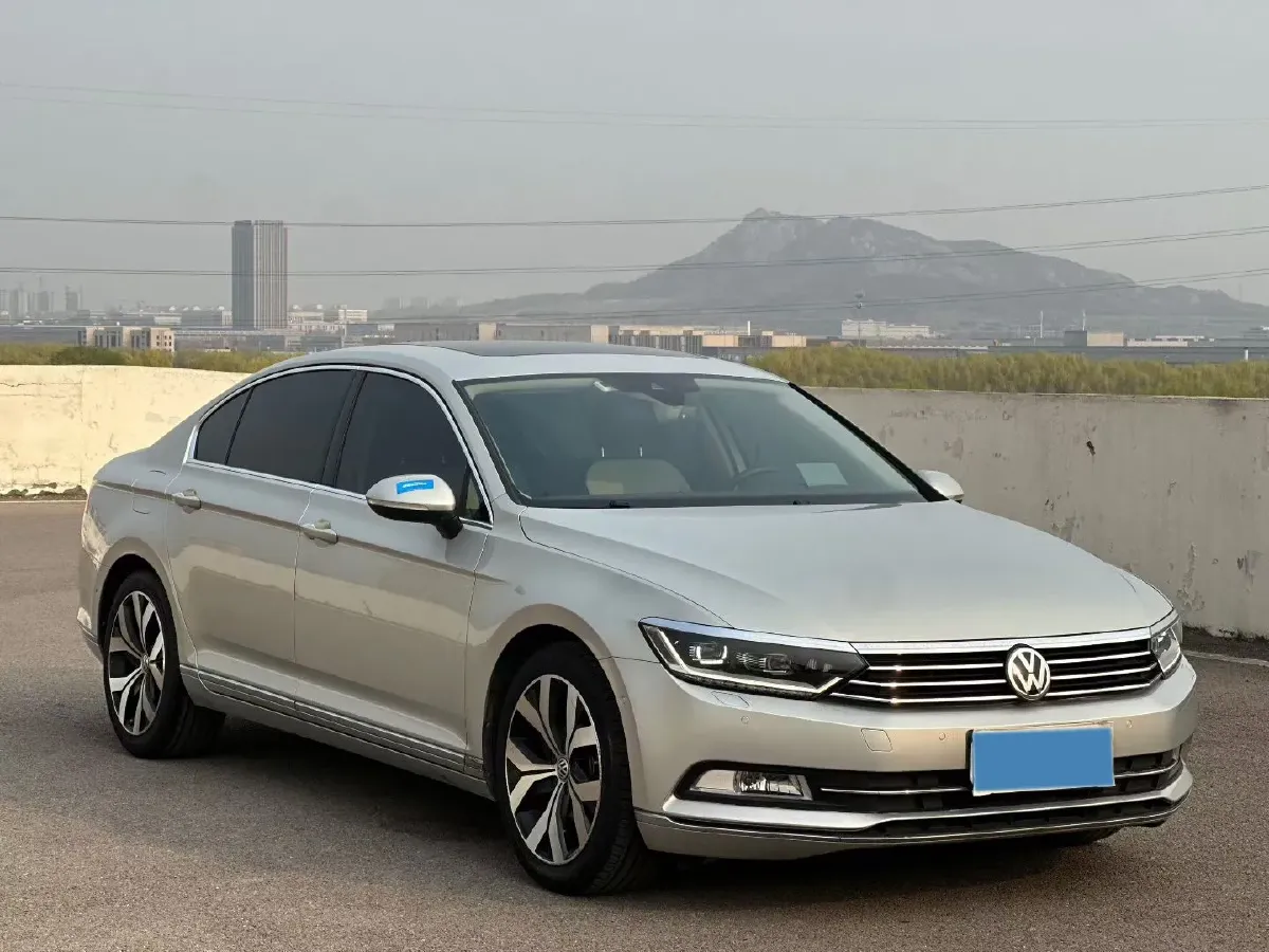 2019 Volkswagen Magotan 2.0T 186HP L4 7DCT,autocango,china used car exporter,china ev exporter,chinese used car exporter,chinese used ev exporter