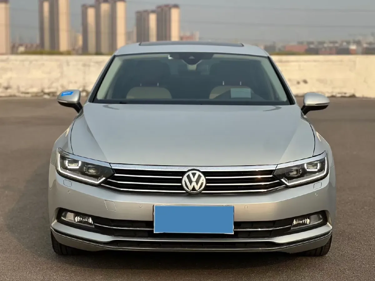 2019 Volkswagen Magotan 2.0T 186HP L4 7DCT,autocango,china used car exporter,china ev exporter,chinese used car exporter,chinese used ev exporter