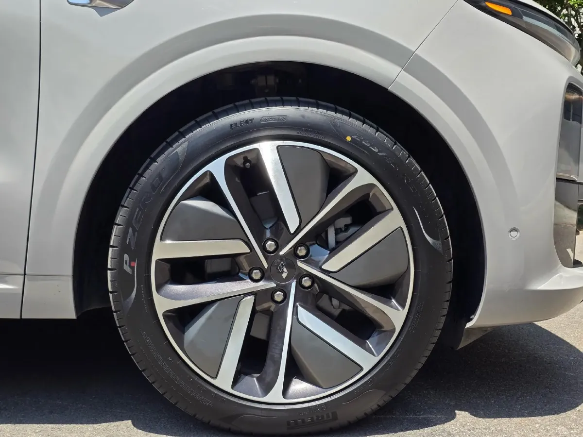 2024 Li L6 Range Extended 154HP L4 REEV 36.8KWH,autocango,china used car exporter,china ev exporter,chinese used car exporter,chinese used ev exporter