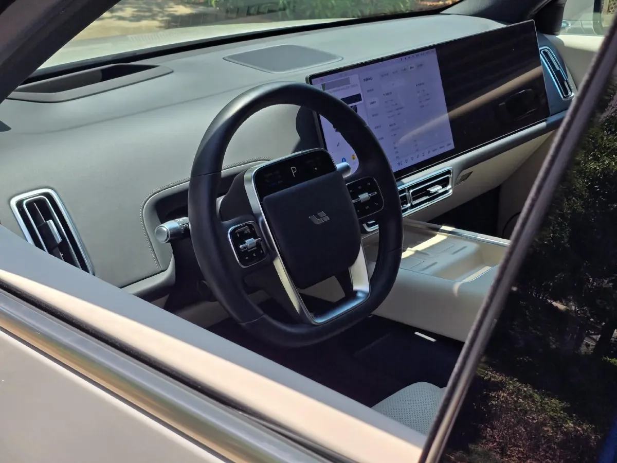 2024 Li L6 Range Extended 154HP L4 REEV 36.8KWH,autocango,china used car exporter,china ev exporter,chinese used car exporter,chinese used ev exporter