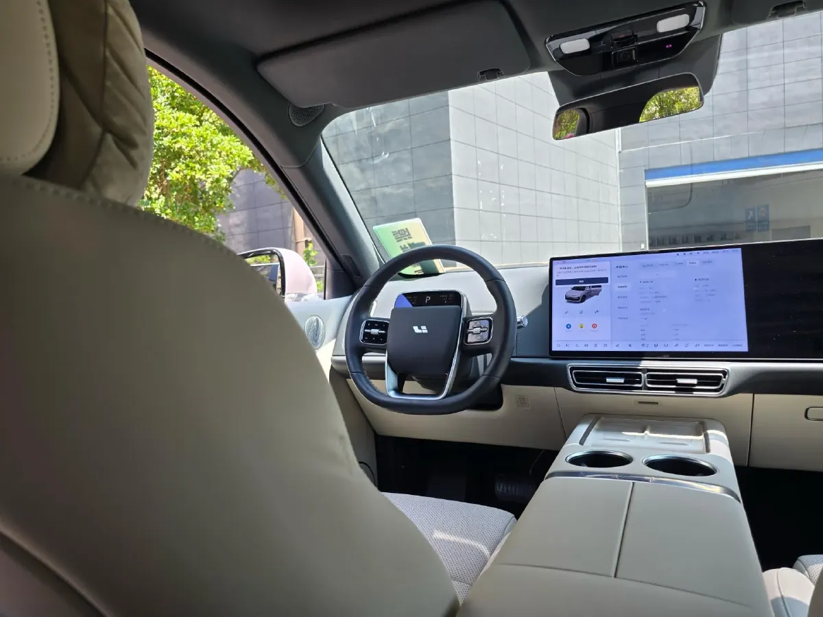 2024 Li L6 Range Extended 154HP L4 REEV 36.8KWH,autocango,china used car exporter,china ev exporter,chinese used car exporter,chinese used ev exporter