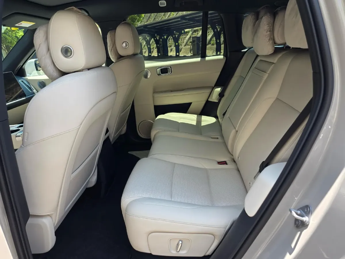 2024 Li L6 Range Extended 154HP L4 REEV 36.8KWH,autocango,china used car exporter,china ev exporter,chinese used car exporter,chinese used ev exporter