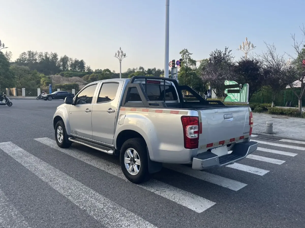 2018 Isuzu Taga 3.0T 131HP L4 5MT,autocango,china used car exporter,china ev exporter,chinese used car exporter,chinese used ev exporter