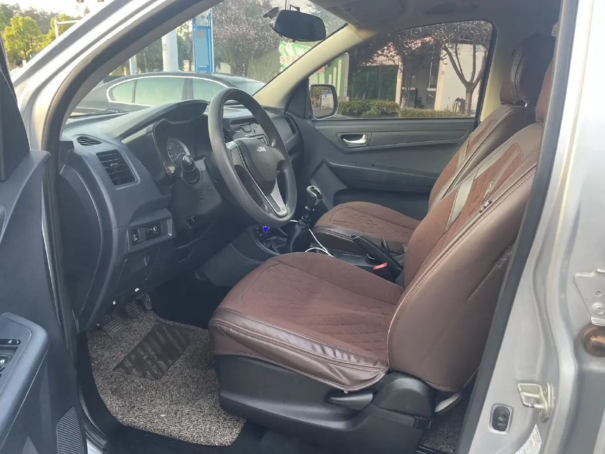 2018 Isuzu Taga 3.0T 131HP L4 5MT,autocango,china used car exporter,china ev exporter,chinese used car exporter,chinese used ev exporter