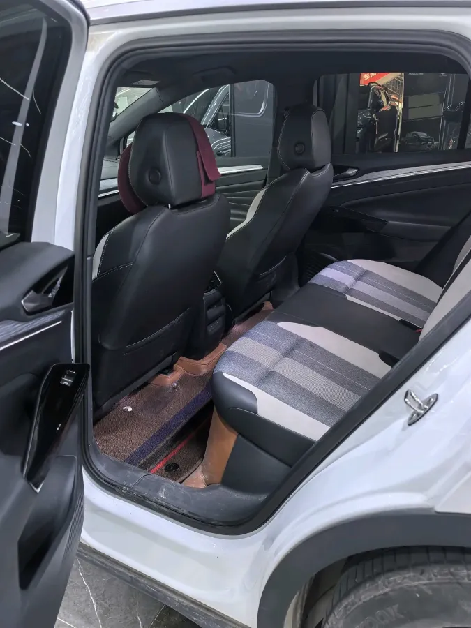 2024 Volkswagen ID.4 Crozz BEV 55.7KWH,autocango,china used car exporter,china ev exporter,chinese used car exporter,chinese used ev exporter