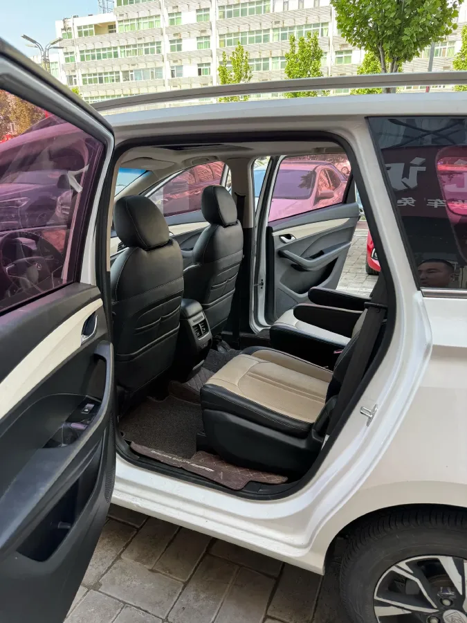 2018 BaoJun 360 1.5L 112HP L4 6MT,autocango,china used car exporter,china ev exporter,chinese used car exporter,chinese used ev exporter