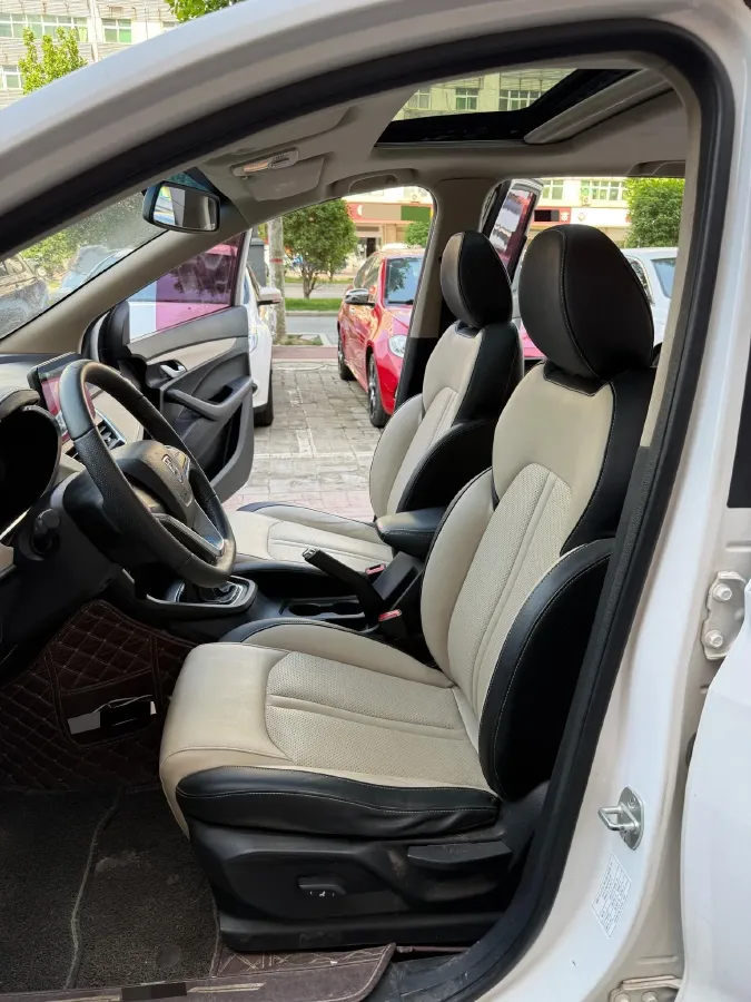 2018 BaoJun 360 1.5L 112HP L4 6MT,autocango,china used car exporter,china ev exporter,chinese used car exporter,chinese used ev exporter