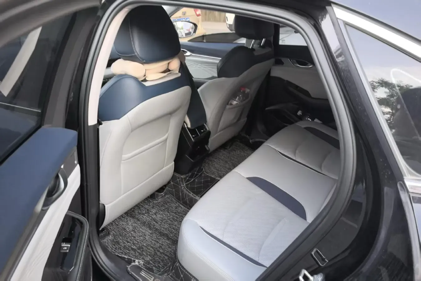 2021 Geely Preface 2.0T 190HP L4 7DCT,autocango,china used car exporter,china ev exporter,chinese used car exporter,chinese used ev exporter