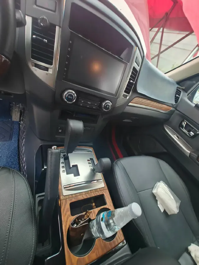 2019 Mitsubishi Pajero 3.0L 174HP V6 5AT,autocango,china used car exporter,china ev exporter,chinese used car exporter,chinese used ev exporter