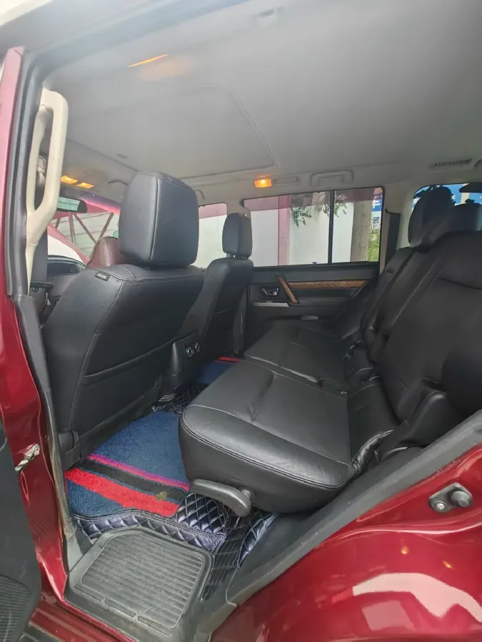 2019 Mitsubishi Pajero 3.0L 174HP V6 5AT,autocango,china used car exporter,china ev exporter,chinese used car exporter,chinese used ev exporter