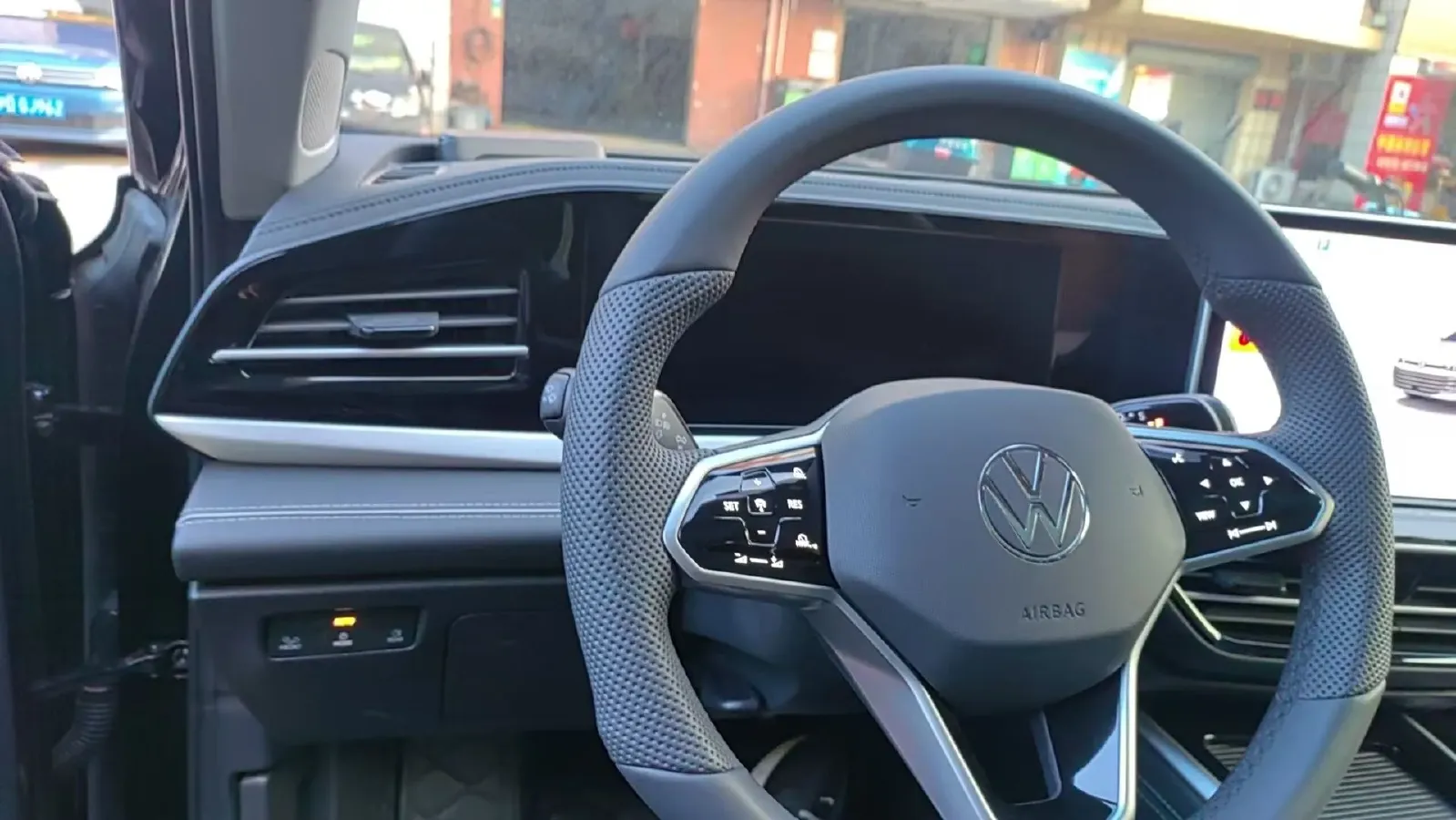 2025 Volkswagen Passat 2.0T 220HP L4 7DCT,autocango,china used car exporter,china ev exporter,chinese used car exporter,chinese used ev exporter