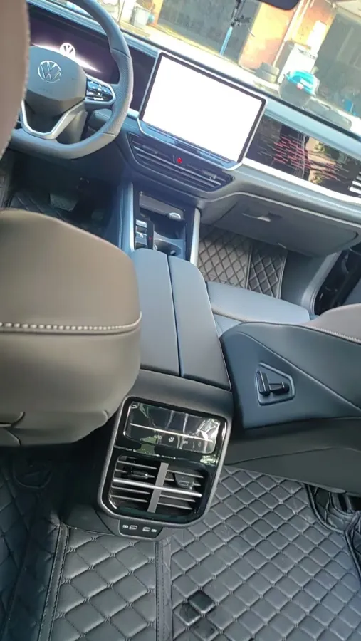 2025 Volkswagen Passat 2.0T 220HP L4 7DCT,autocango,china used car exporter,china ev exporter,chinese used car exporter,chinese used ev exporter