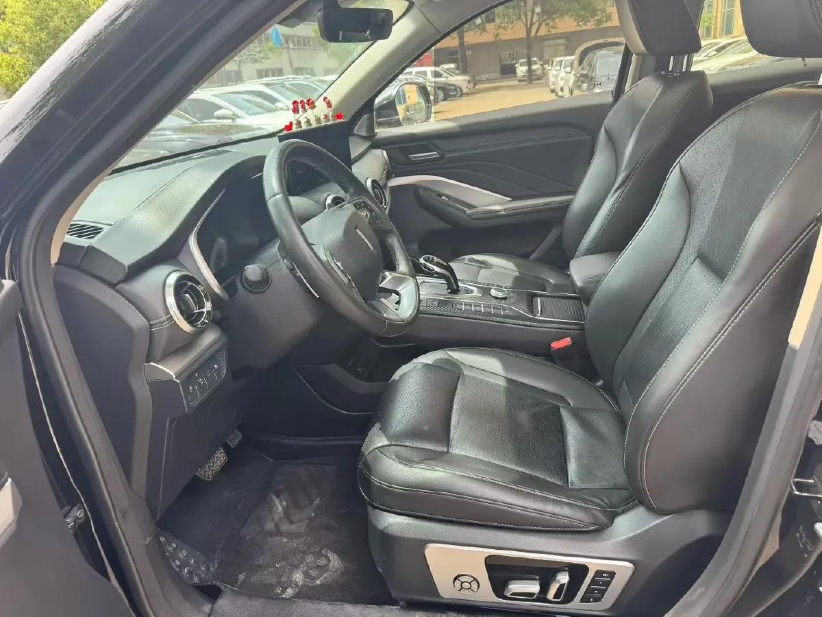 2021 WEY VV6 2.0T 227HP L4 7DCT,autocango,china used car exporter,china ev exporter,chinese used car exporter,chinese used ev exporter