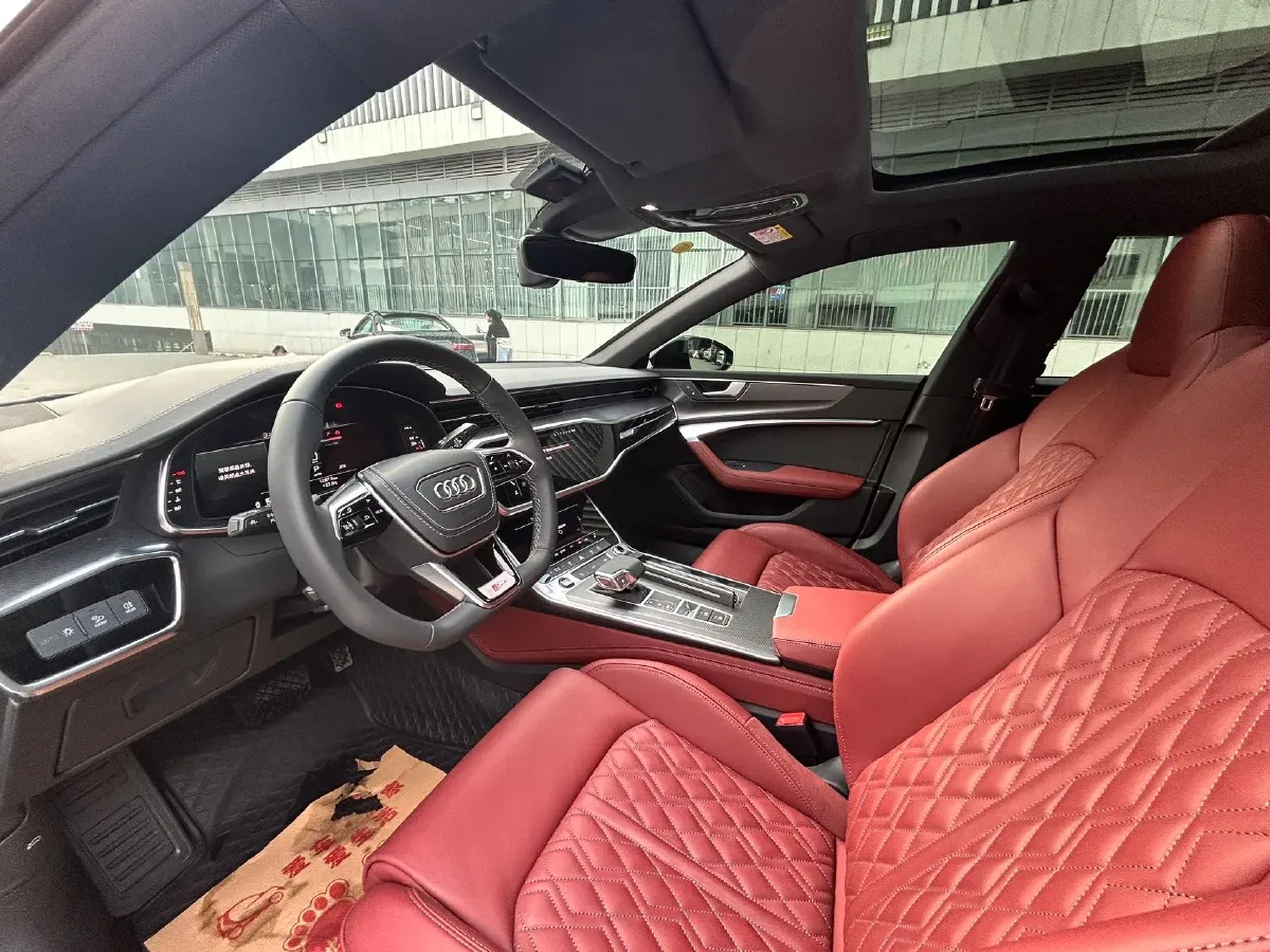 2025 Audi A7L 2.0T 245HP L4 7DCT,autocango,china used car exporter,china ev exporter,chinese used car exporter,chinese used ev exporter