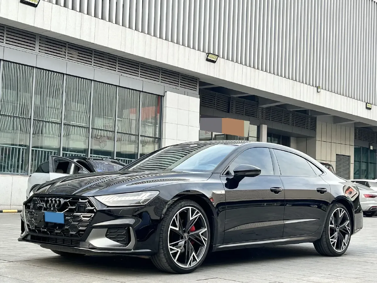 2025 Audi A7L 2.0T 245HP L4 7DCT,autocango,china used car exporter,china ev exporter,chinese used car exporter,chinese used ev exporter