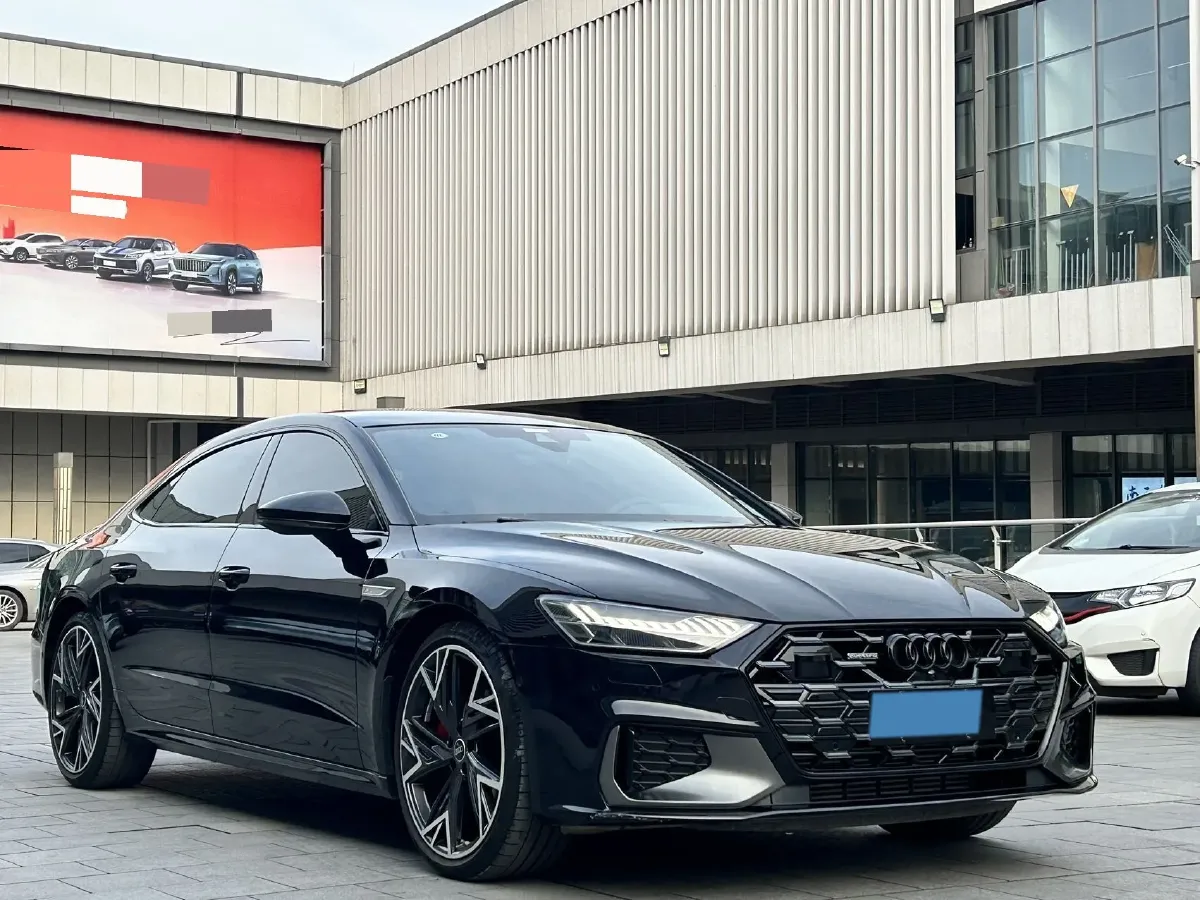 2025 Audi A7L 2.0T 245HP L4 7DCT,autocango,china used car exporter,china ev exporter,chinese used car exporter,chinese used ev exporter
