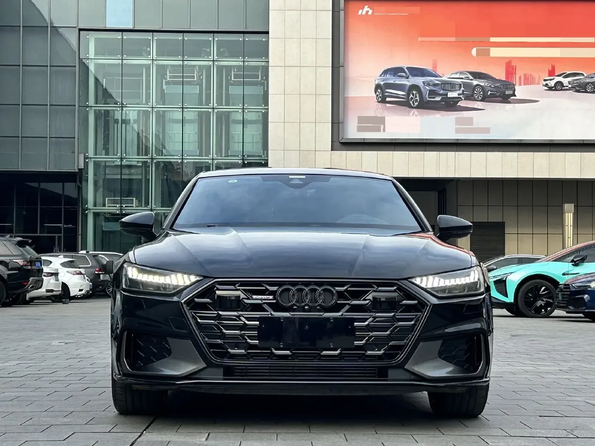 2025 Audi A7L 2.0T 245HP L4 7DCT,autocango,china used car exporter,china ev exporter,chinese used car exporter,chinese used ev exporter