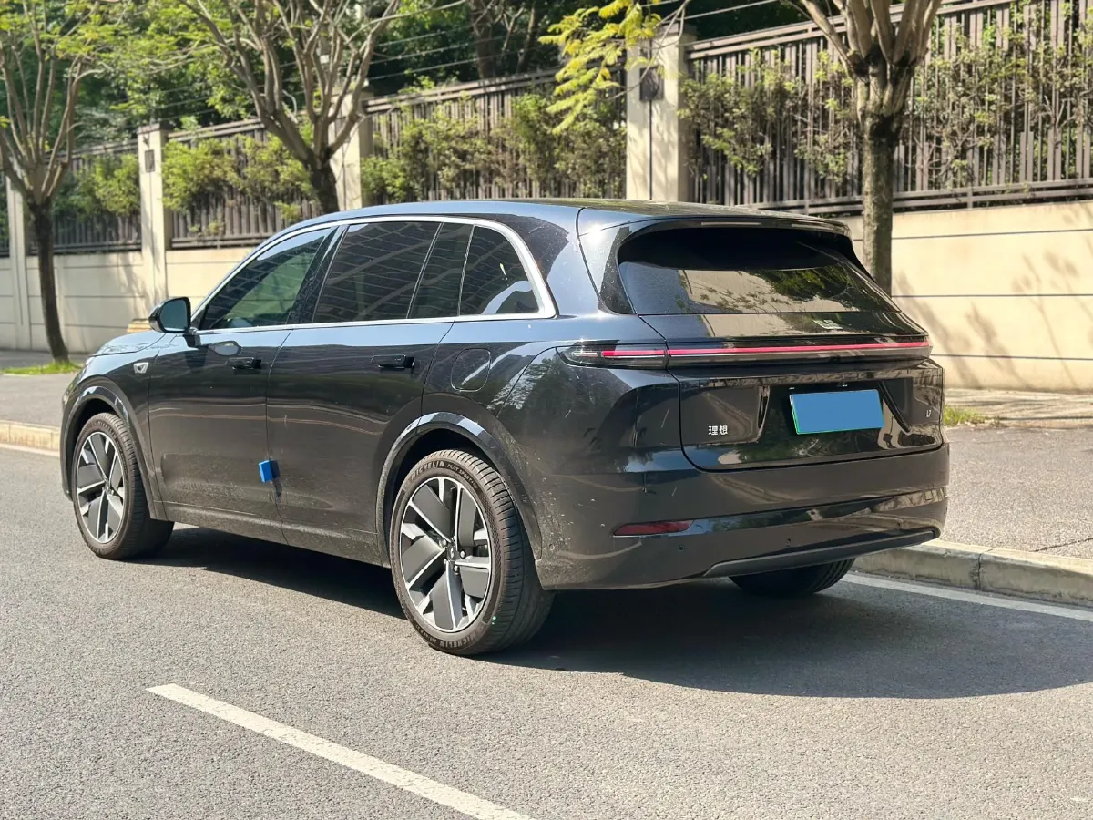 2025 Li L7 Range Extended 154HP REEV,autocango,china used car exporter,china ev exporter,chinese used car exporter,chinese used ev exporter