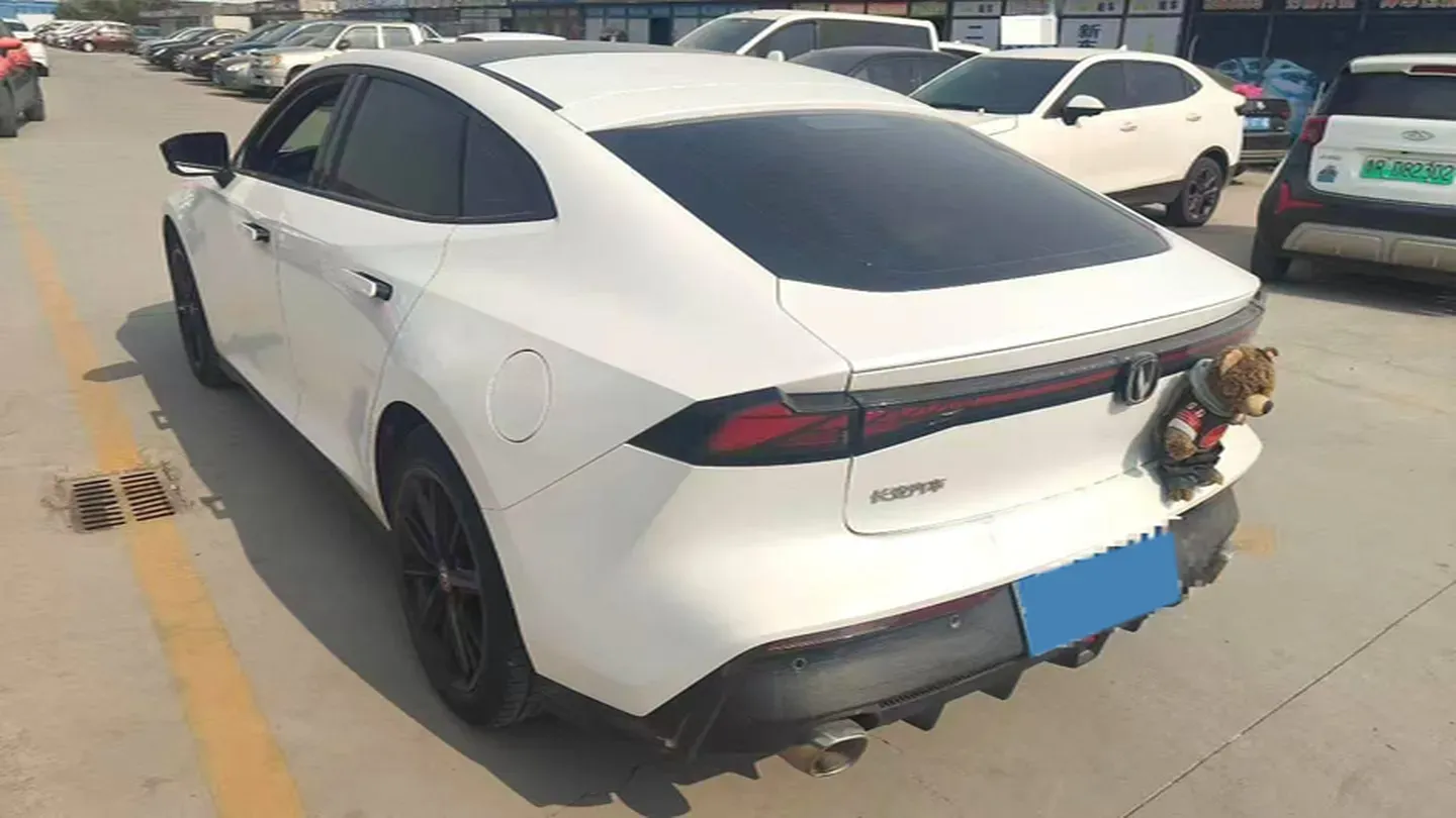 2023 ChangAn UNI-V 1.5T 188HP L4 7DCT,autocango,china used car exporter,china ev exporter,chinese used car exporter,chinese used ev exporter