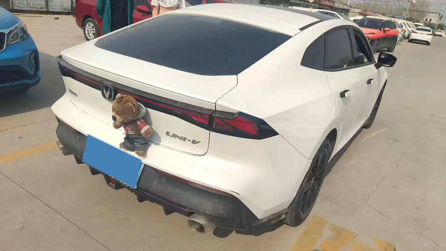 2023 ChangAn UNI-V 1.5T 188HP L4 7DCT,autocango,china used car exporter,china ev exporter,chinese used car exporter,chinese used ev exporter