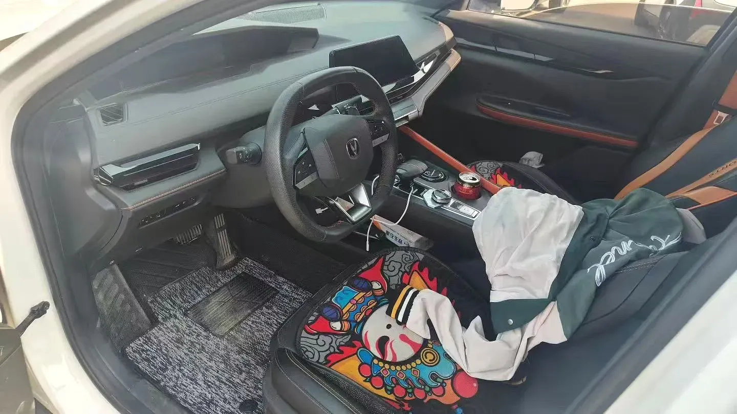 2023 ChangAn UNI-V 1.5T 188HP L4 7DCT,autocango,china used car exporter,china ev exporter,chinese used car exporter,chinese used ev exporter