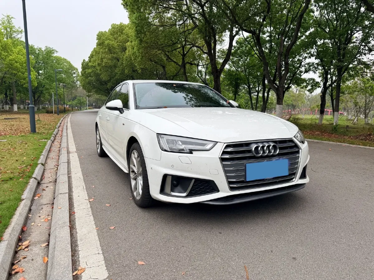 2019 Audi A4L 2.0T 190HP L4 7DCT,autocango,china used car exporter,china ev exporter,chinese used car exporter,chinese used ev exporter
