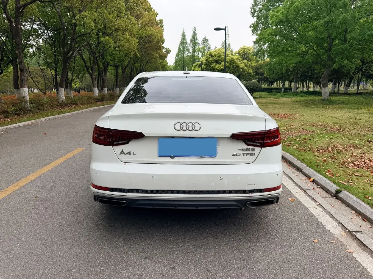 2019 Audi A4L 2.0T 190HP L4 7DCT,autocango,china used car exporter,china ev exporter,chinese used car exporter,chinese used ev exporter