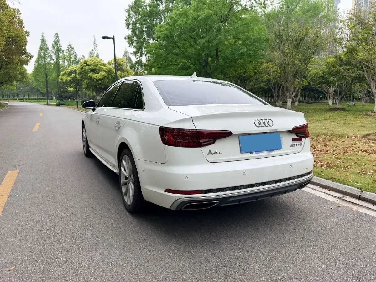 2019 Audi A4L 2.0T 190HP L4 7DCT,autocango,china used car exporter,china ev exporter,chinese used car exporter,chinese used ev exporter
