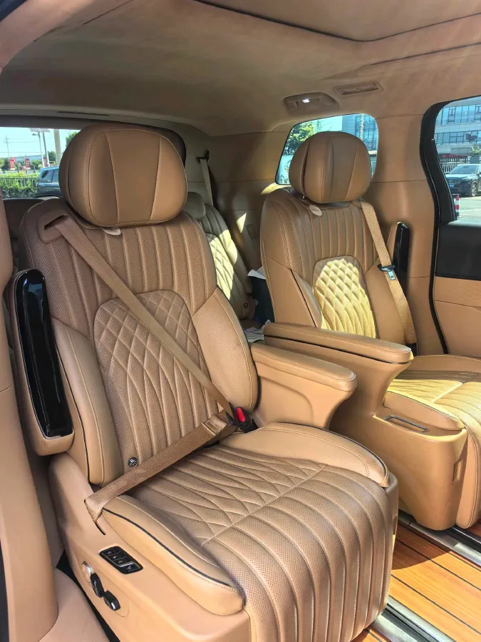 2024 Voyah Dream 1.5T 150HP L4 PHEV 43KWH,autocango,china used car exporter,china ev exporter,chinese used car exporter,chinese used ev exporter