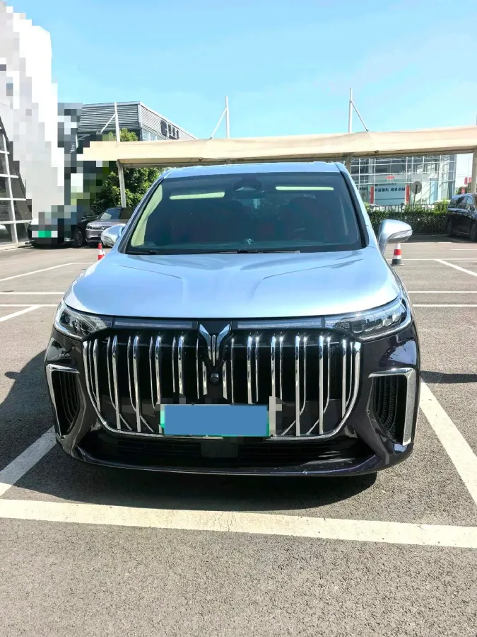 2024 Voyah Dream 1.5T 150HP L4 PHEV 43KWH,autocango,china used car exporter,china ev exporter,chinese used car exporter,chinese used ev exporter